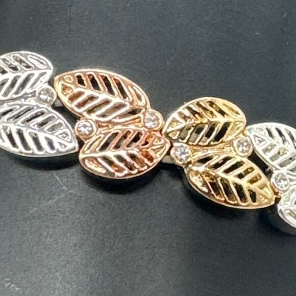 Northcrest Tri-color Leaf Motif Stretch Bracelet - Picture 10 of 14